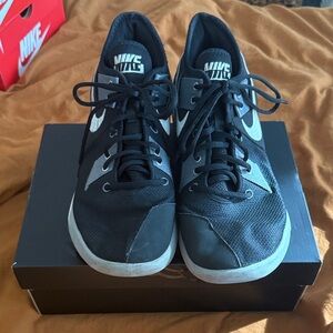 Nike Men's Black and Gray Sneakers
